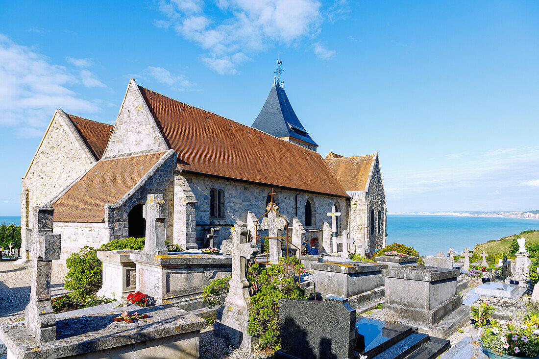  Artists&#39; cemetery Cimitière Marin with church Eglise Saint Valery (Église Saint-Valéry) in Varengeville-sur-Mer with a view of the Alabaster Coast (Côte d&#39;Albâtre, Cote d&#39;Albatre) in the Seine-Maritime department in the Normandy region of France 