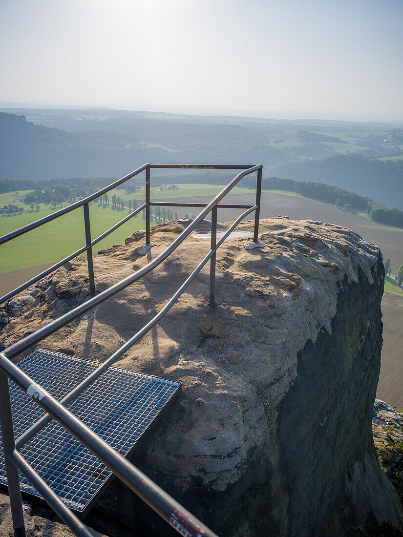  Lilienstein Westende viewpoint, Lilienstein, Saxon Switzerland, Elbe Sandstone Mountains, Saxony, Germany, Europe 