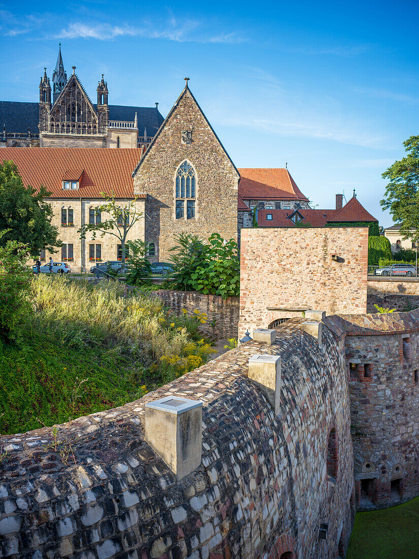 Magdeburger Dom und Bastion Cleve, Magdeburg, Sachsen-Anhalt, Mitteldeutschland, Deutschland, Europa