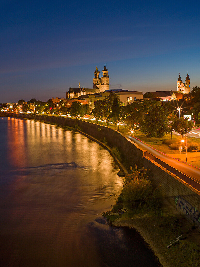  Elbe panorama at night, Magdeburg, Saxony-Anhalt, Central Germany, Germany, Europe 