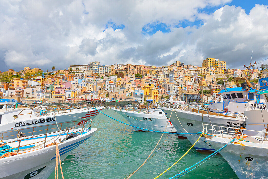   Hafen von Sciacca, Sciacca, Bezirk Agrigento, Sizilien, Italien\n\n 