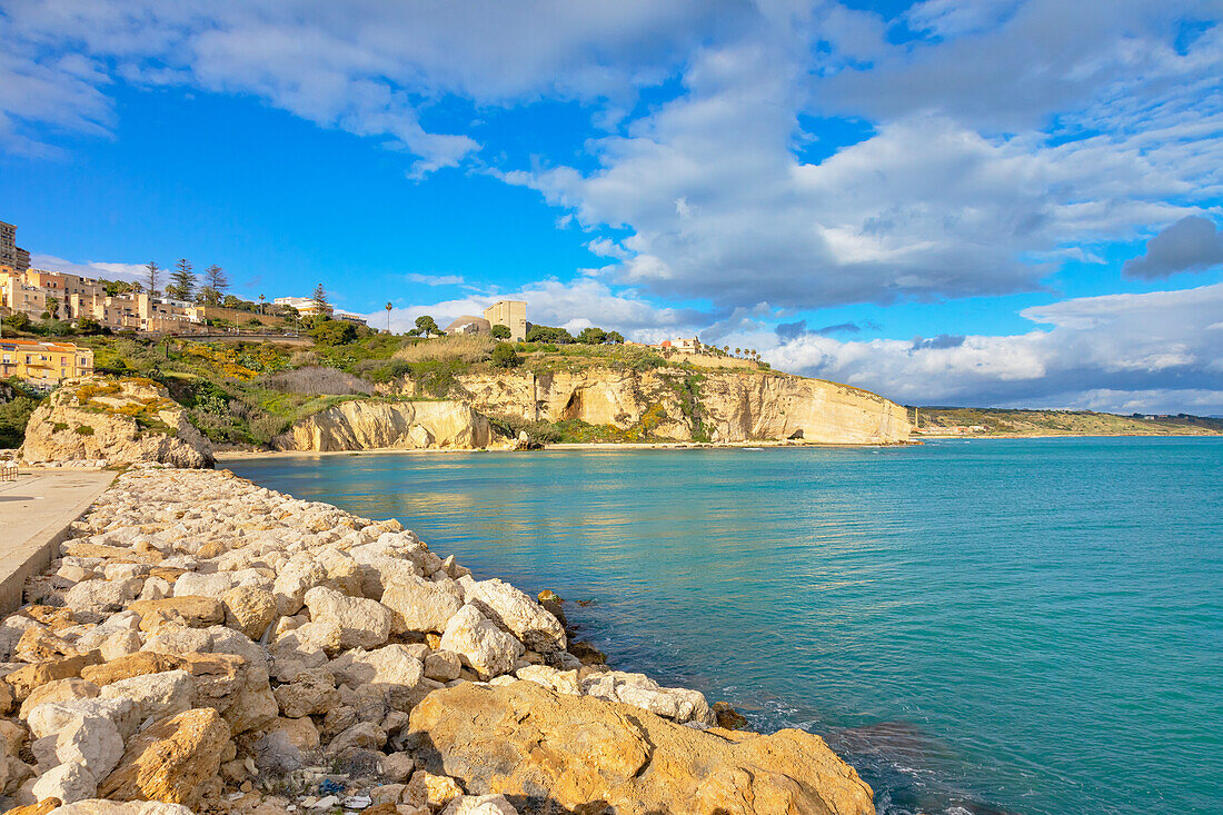  Blick auf die Küste von Terme Selinuntine, Sciacca, Agrigento District, Sizilien, Italien 