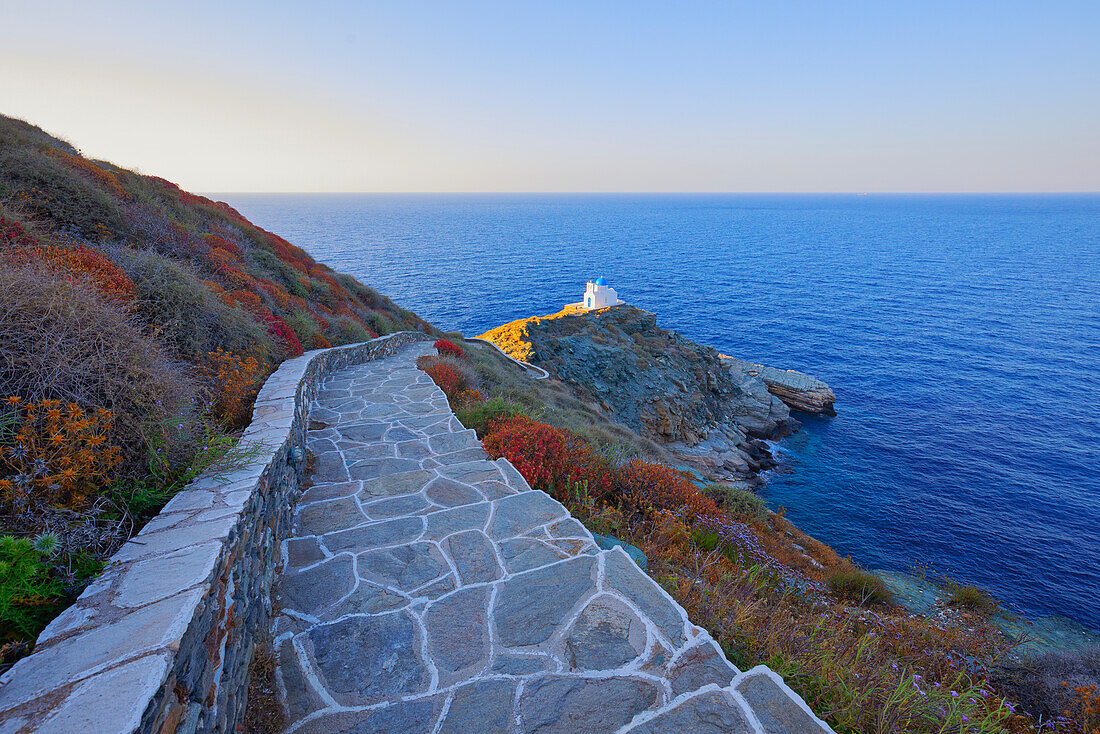  Kirche der Sieben Märtyrer, Kastro, Insel Sifnos, Kykladen, Griechenland 