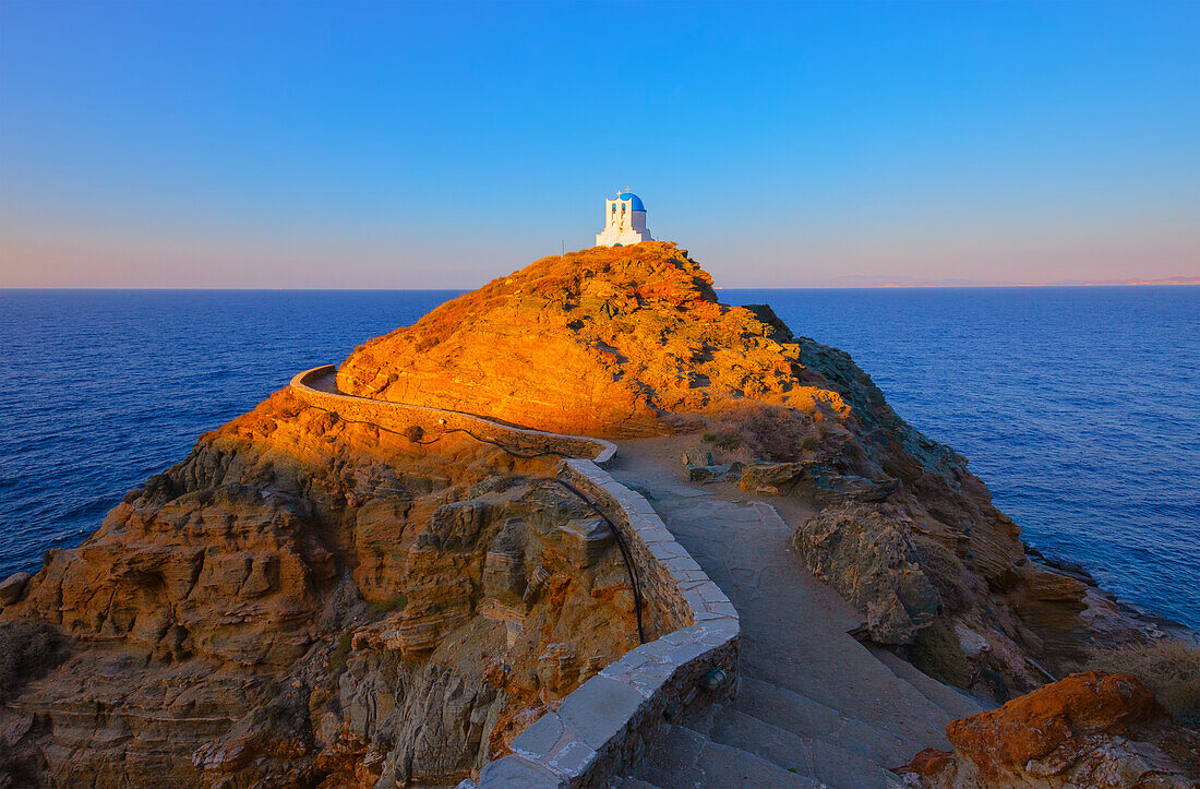  Kirche der Sieben Märtyrer, Kastro, Insel Sifnos, Kykladen, Griechenland 