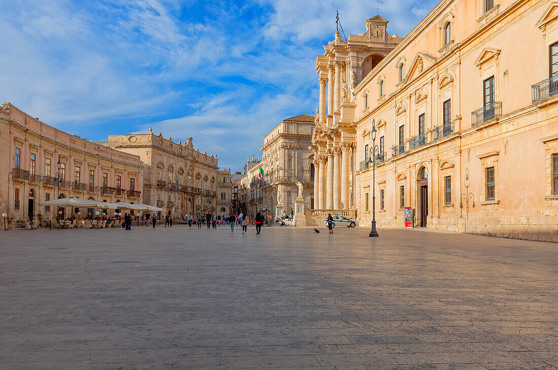 Piazza Duomo, Ortygia, Syracuse, Sicily, Italy