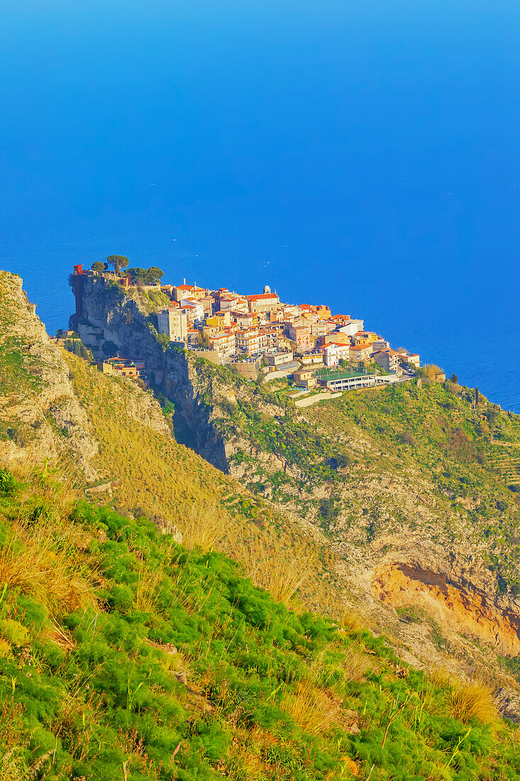  Castelmola Dorf, erhöhte Ansicht, Castelmola, Taormina, Sizilien, Italien 