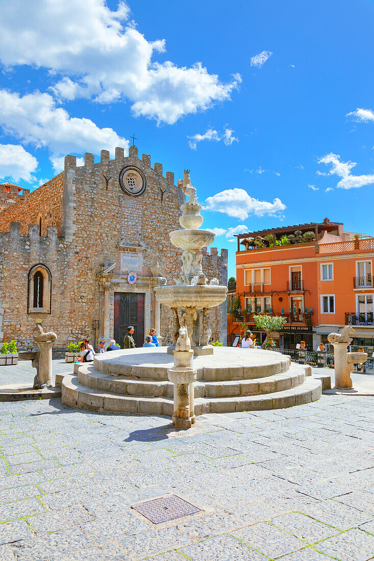  Piazza Duomo, Taormina, Sizilien, Italien 