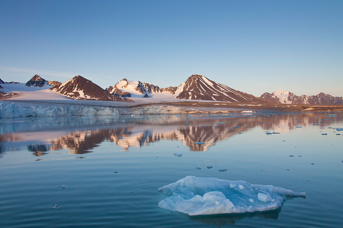 Lilliehoeoek-Gletscher, Krossfjord, Spitzbergen, Norwegen