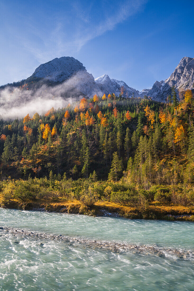 Farbenprächtiger Herbst im Karwendel, Hinterriß, Karwendel, Tirol, Österreich, Europa