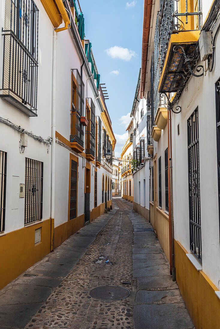 Gasse in Cordoba, Andalusien, Spanien