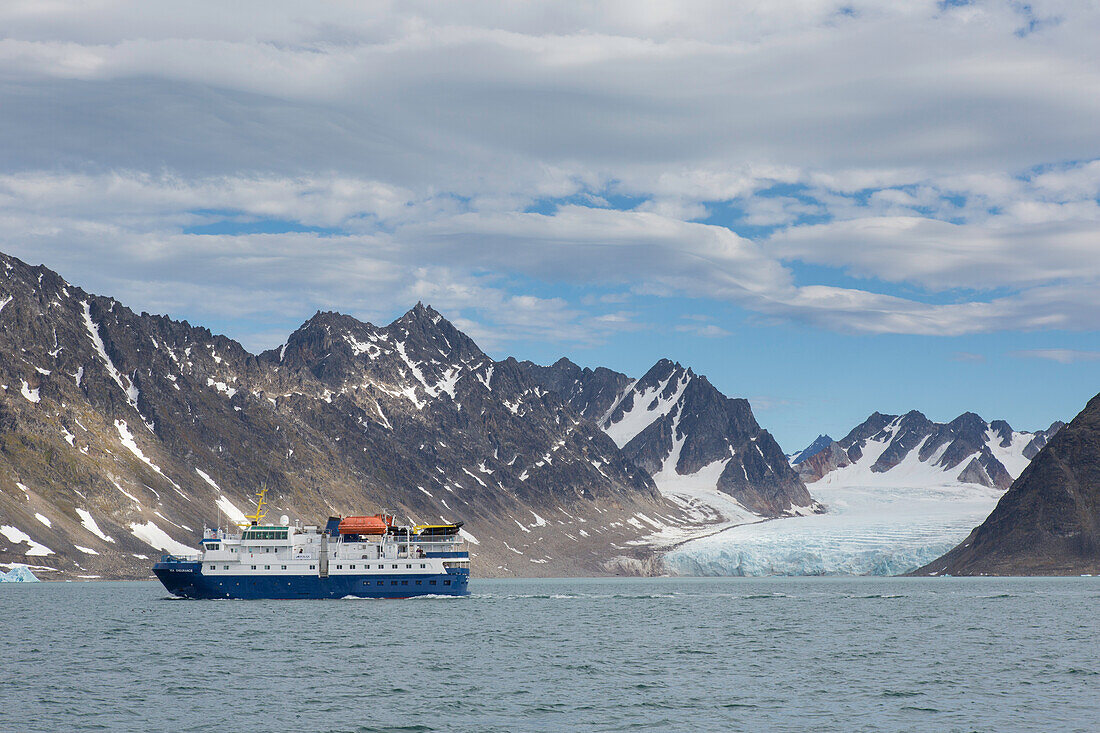  Tourist boat in the Bjornfjord at Smeerenburgbreen, Spitsbergen, Norway 