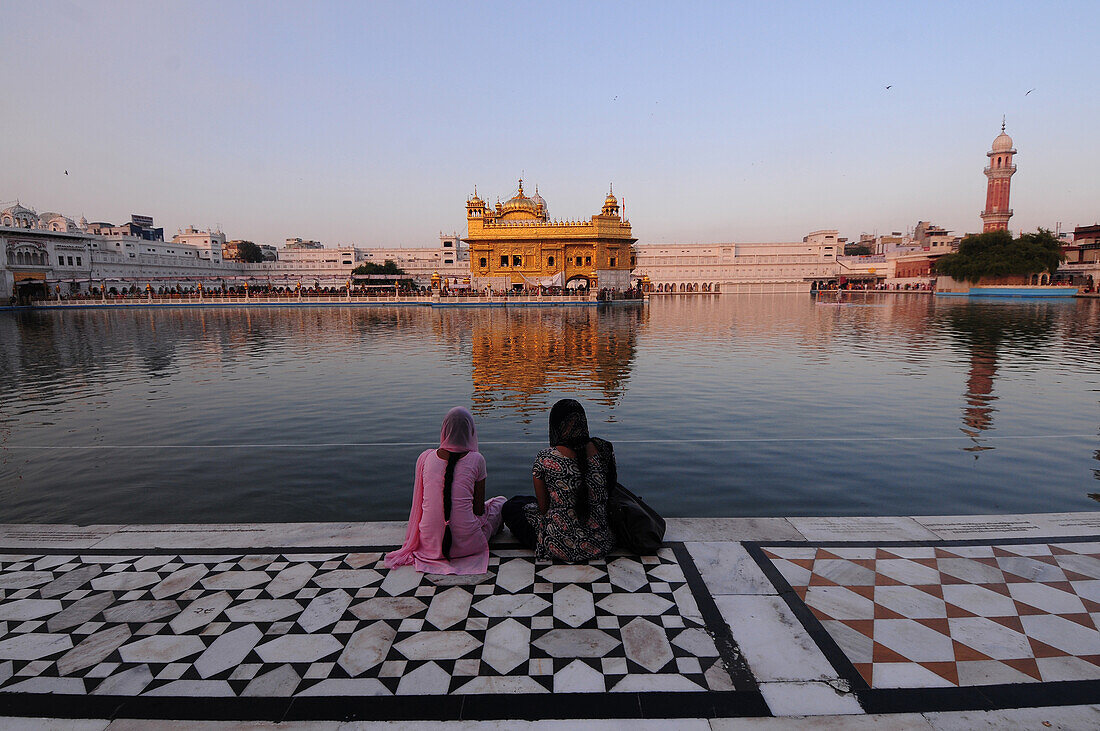 Golden temple, amritsar, punjab, india, asia