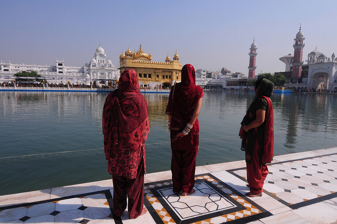  Pilger, Goldener Tempel, Amritsar, Punjab, Indien, Asien 