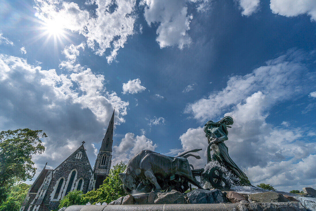  Gefion Fountain, St. Alban&#39;s Church, Copenhagen, Denmark, Europe 