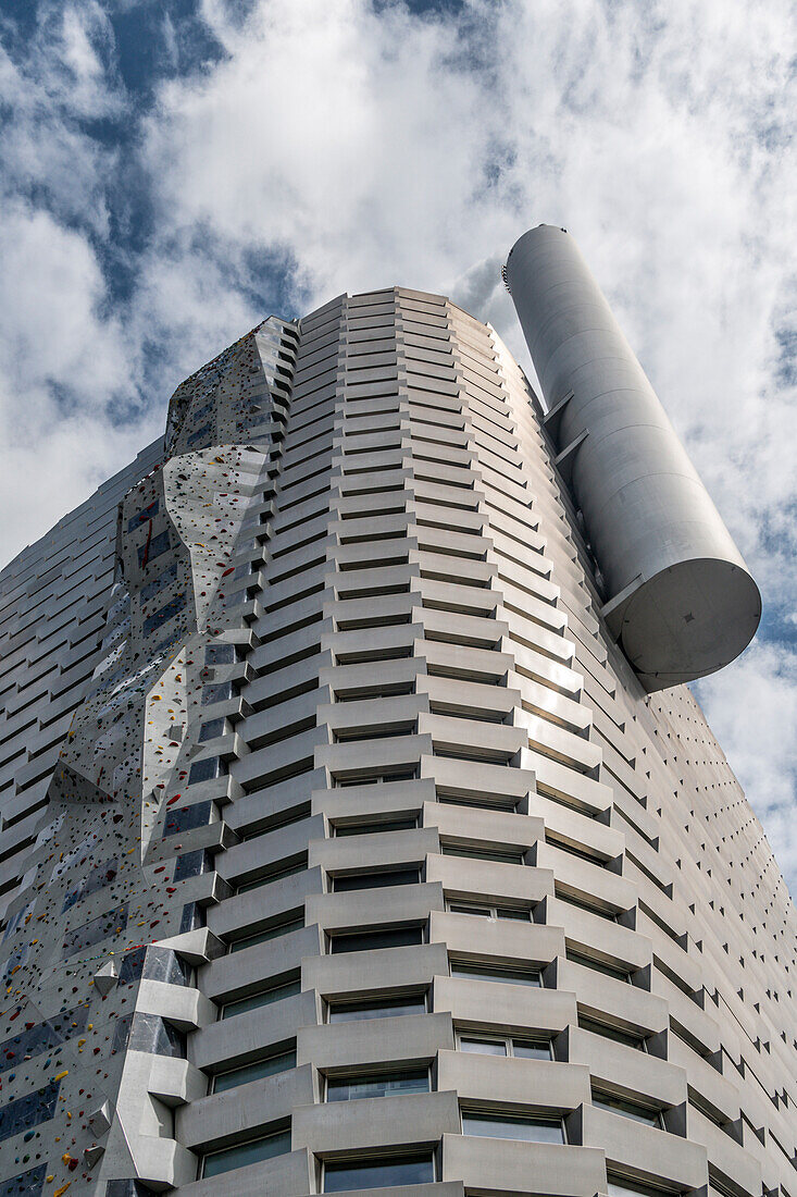  Amager Bakke, CopenHill, waste incineration plant with artificial ski slope, 80 meter high climbing wall, power plant, conversion of waste into energy, Amager, Copenhagen, Denmark, Copenhill 