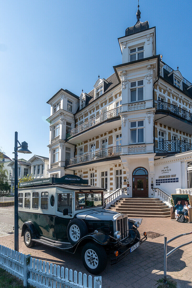  Ahlbecker Hof, wellness hotel, luxury hotel, vintage car, Baltic Sea resort of Ahlbeck, Usedom, Mecklenburg-Western Pomerania, Germany, Europe 