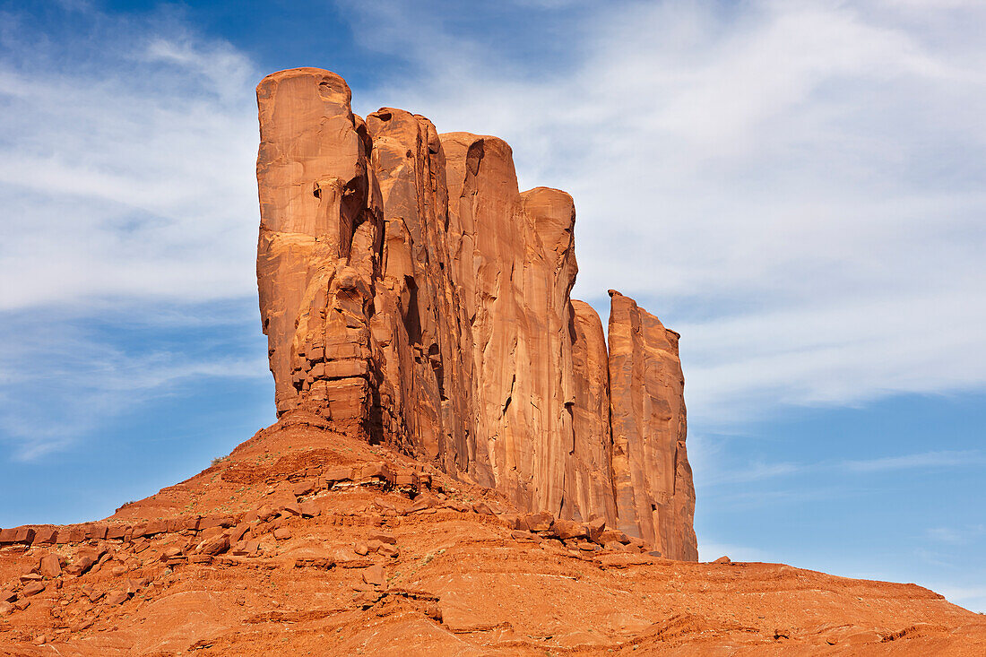  Der Camel Butte im Monument Valley Navajo Tribal Park. Arizona, USA. 