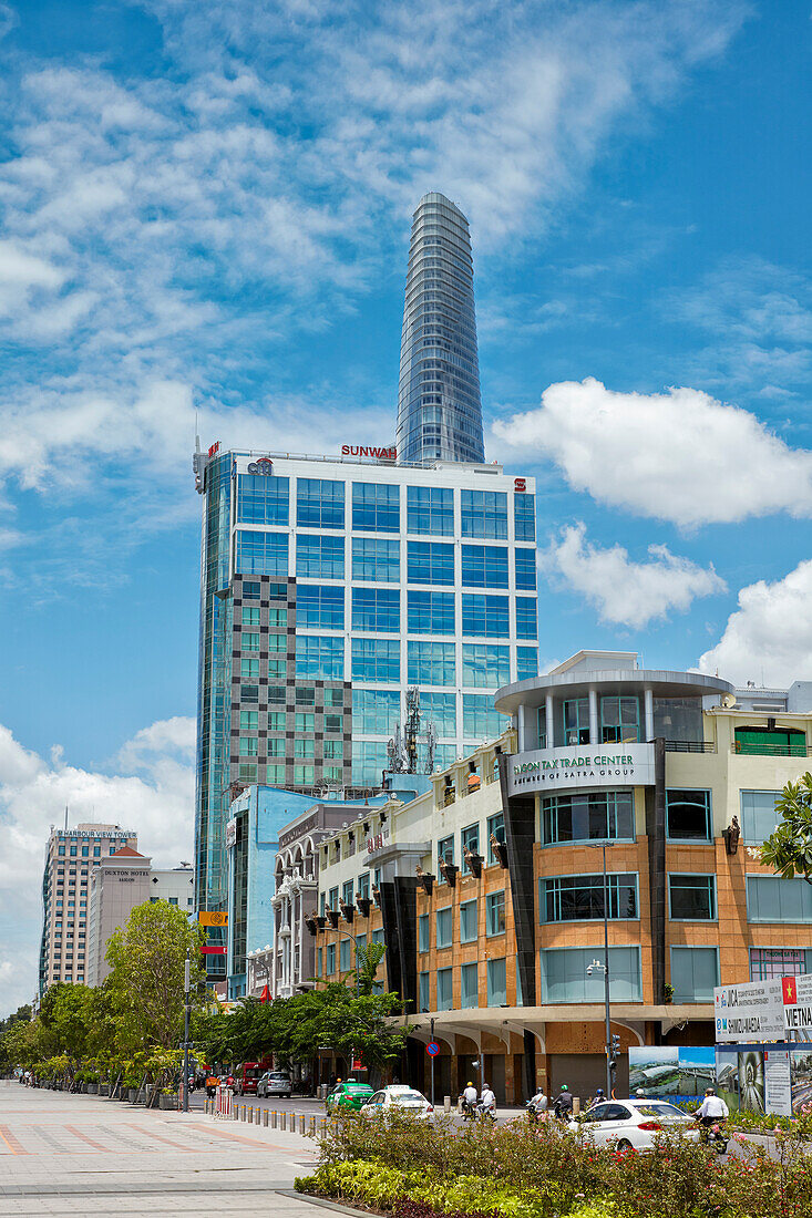  Moderne Gebäude in der Nguyen Hue Straße. Bezirk 1, Ho-Chi-Minh-Stadt, Vietnam. 