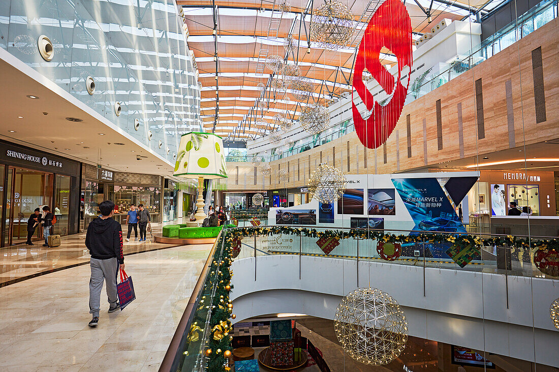 Interior view of the Wongtee Plaza shopping mall. Shenzhen, Guangdong Province, China.