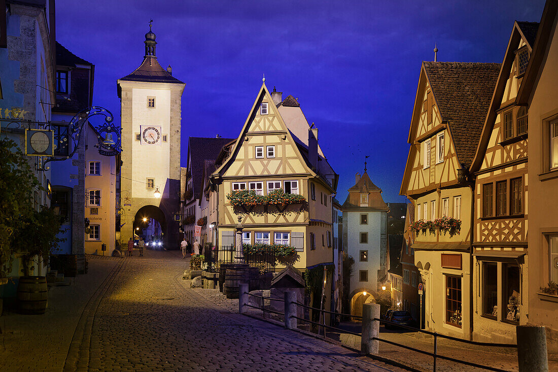 Medieval timbered Houses, Twilight, Plönlein, Ploenlein, Square, Rothenburg ob der Tauber, Franconia, Bavaria, Germany