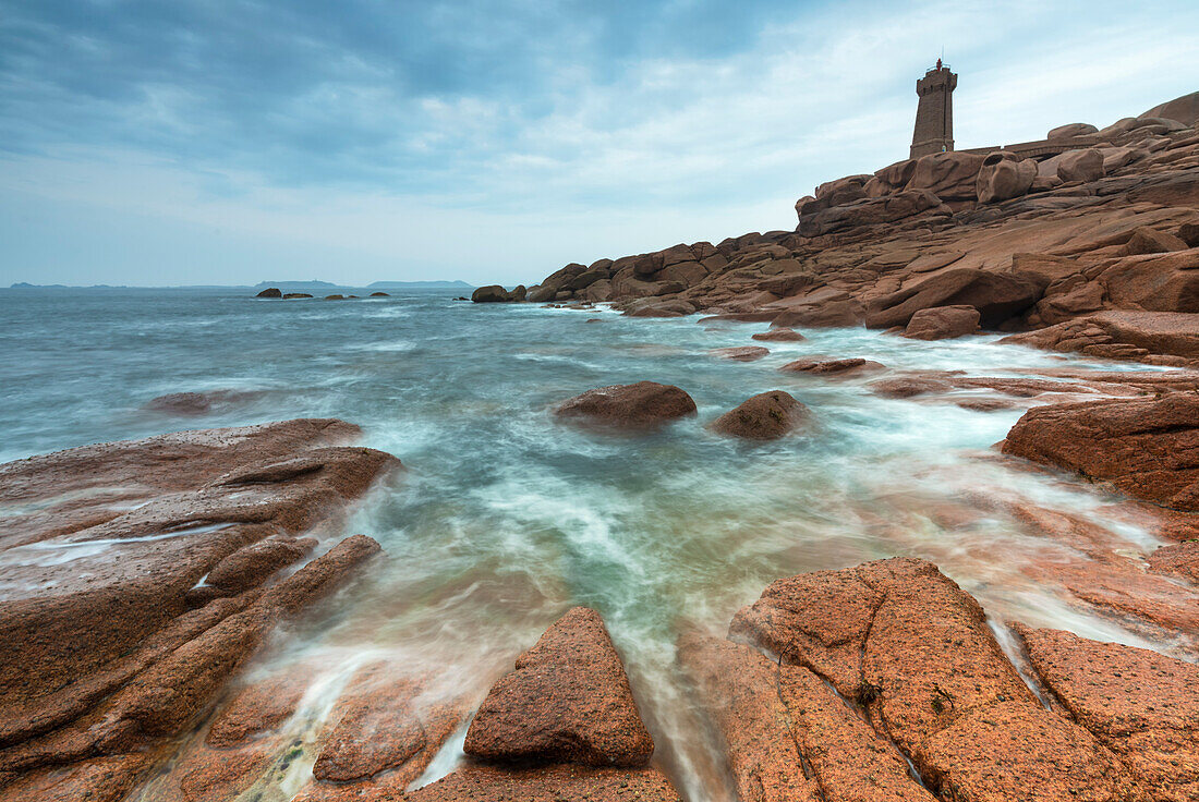  The lighthouse Phare de Ploumanac&#39;h, Brittany, France. 