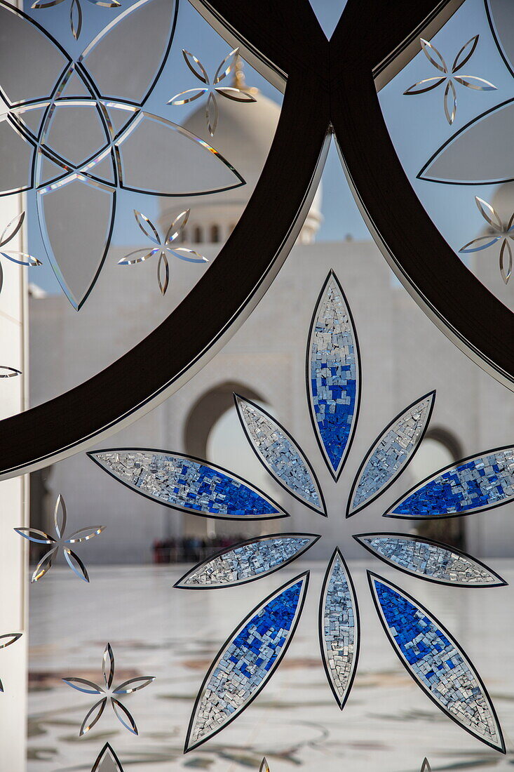  Detail of the stained glass window inside the Sheikh Zayed bin Sultan al-Nahyan Mosque, Abu Dhabi, Abu Dhabi, United Arab Emirates, Middle East 