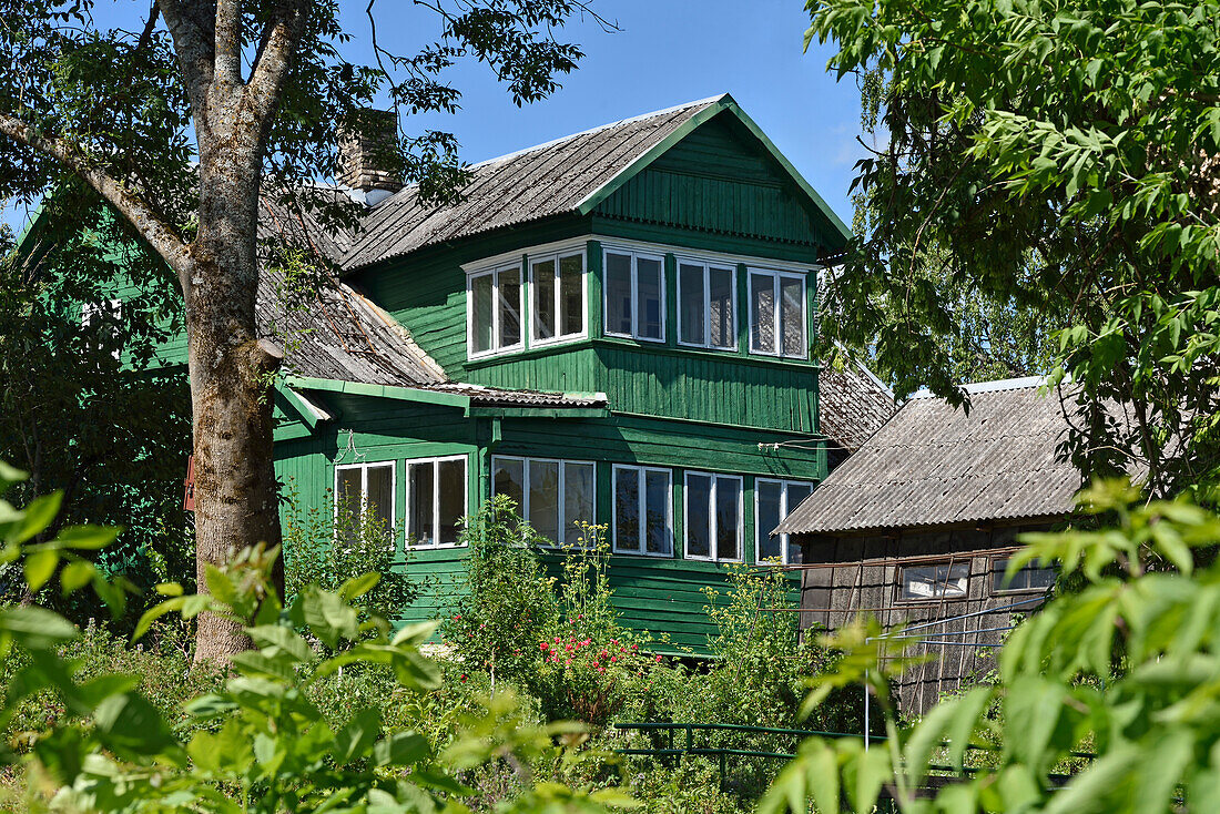  traditionelle Holzhäuser in Trakai, Litauen, Europa 