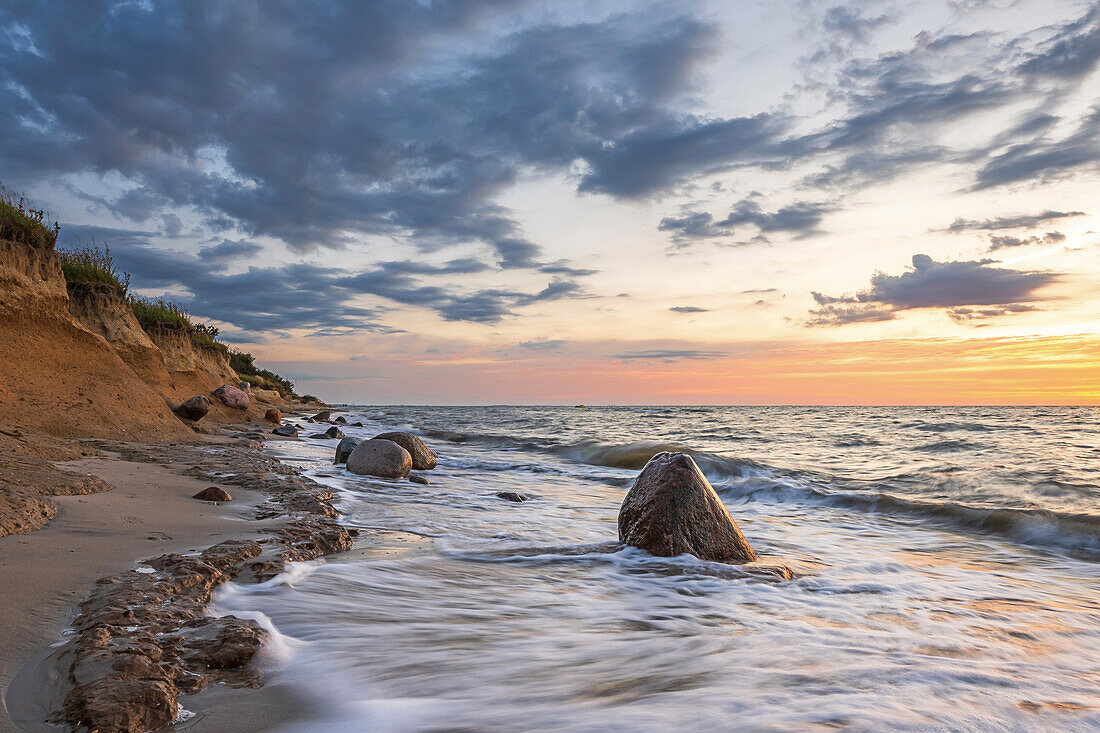 Morgenstimmung an der Steilküste Rosenfelder Strand, Ostsee, Ostholstein, Schleswig-Holstein, Deutschland