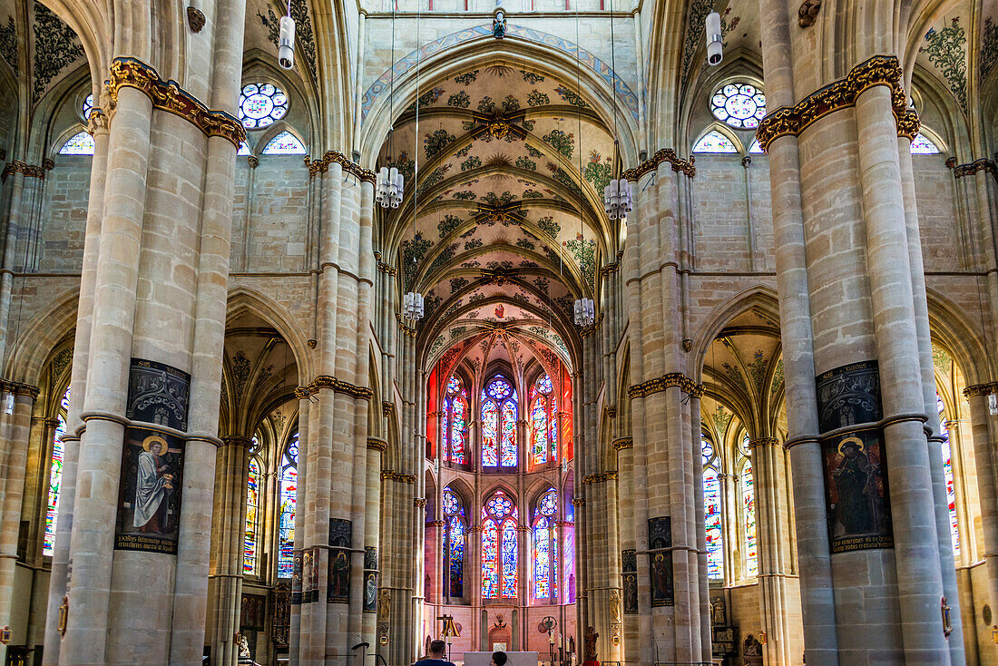  Interior view, Liebfrauenkirche, UNESCO World Heritage Site, Trier, Mosel, Rhineland-Palatinate, Germany 