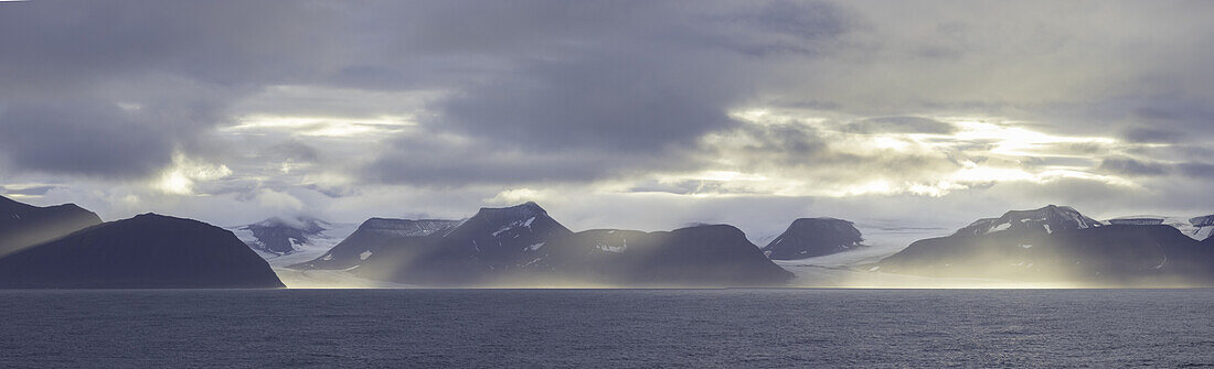  Lighting moods on Sorkapp Land, Spitsbergen, Norway 