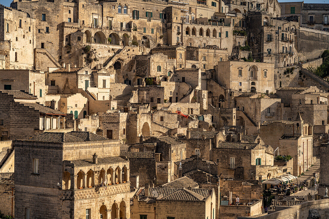  Sassi cave settlements in the old town of Matera, Basilicata, Italy, Europe 