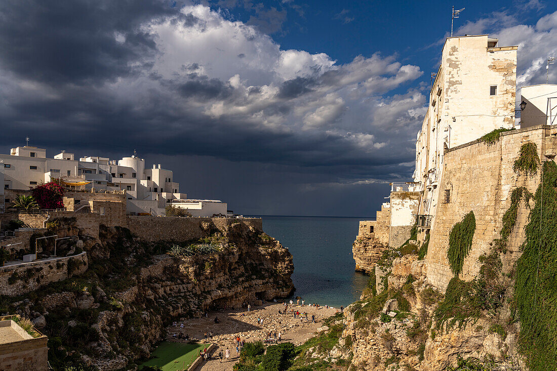  City beach Spiaggia Lama Monachile in Polignano a Mare, Apulia, Italy, Europe 