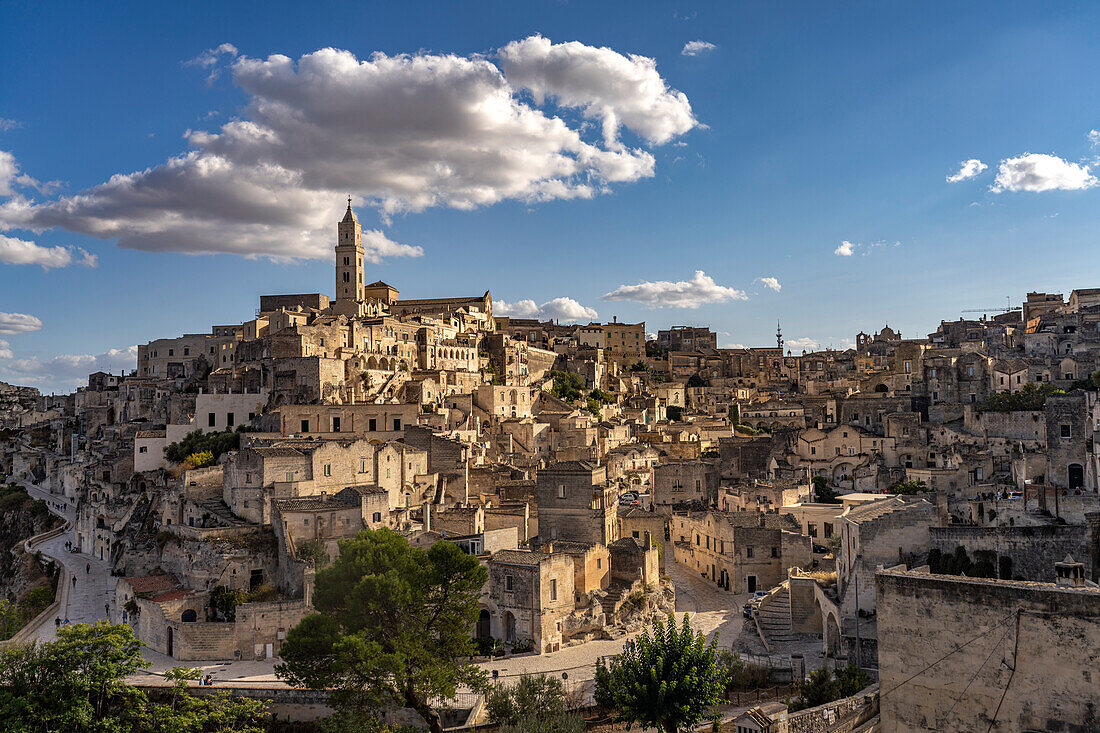  City view with the Sassi cave settlements and the Cathedral of Matera, Basilicata, Italy, Europe 