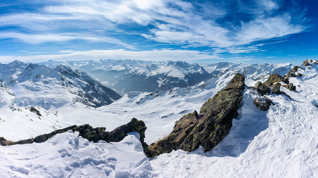  Mountain landscape Montafon in winter, snow landscape, winter landscape, mountain peaks, Alps, ski area, Montafon, Austria, panorama\n 