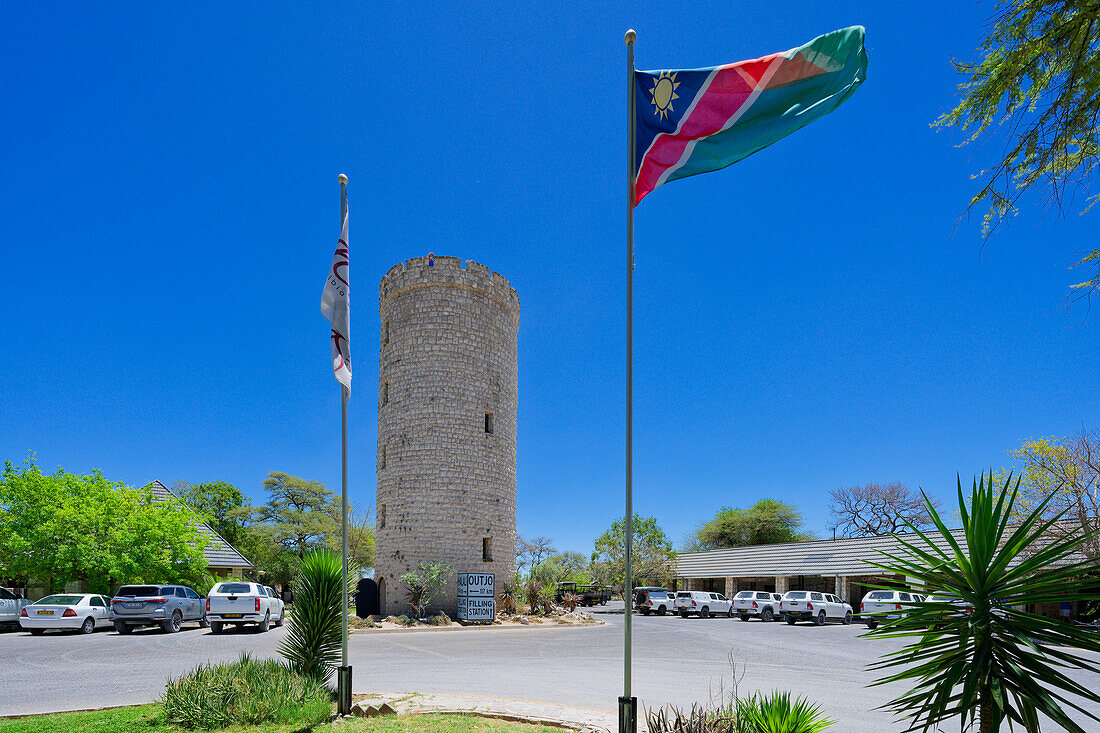 Der alte Wachturm im Camp, Okaukuejo, Etosha Nationalpark, Nambia, Afrika