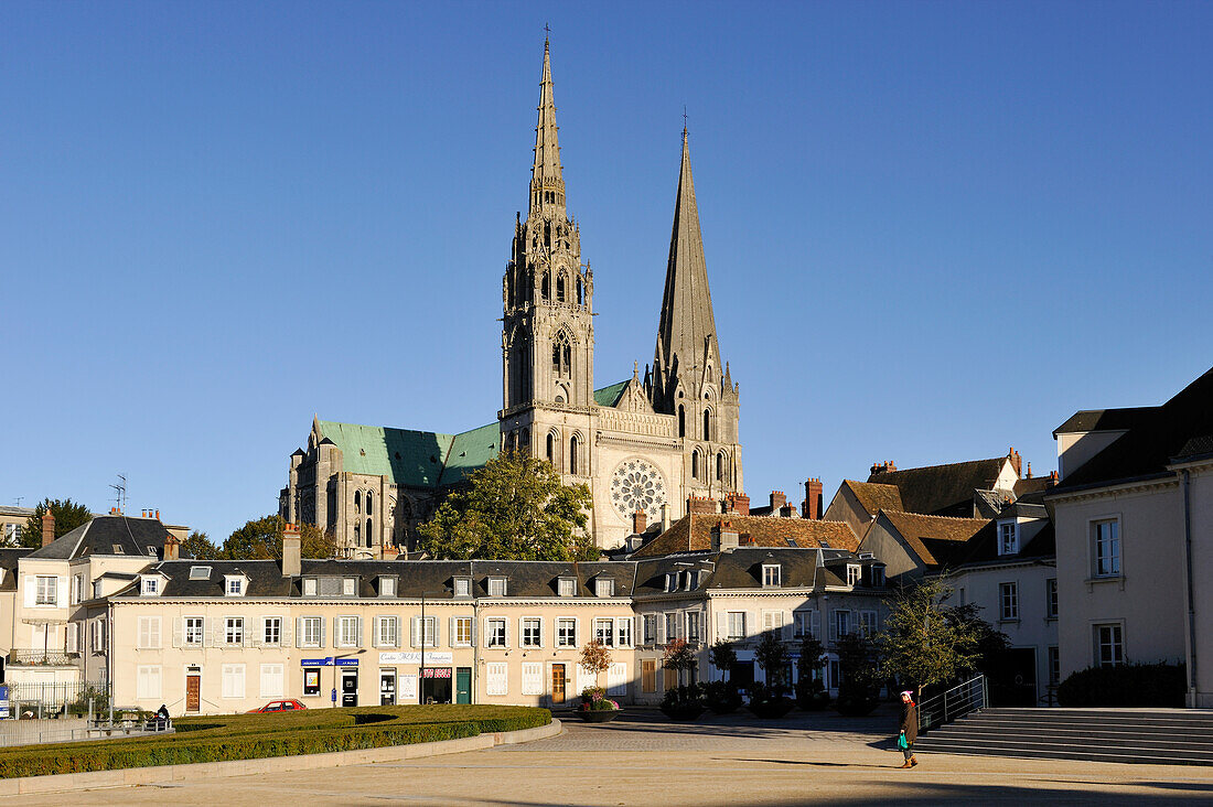 Place Chatelet und Kathedrale Notre Dame, Chartres, Eure et Loir-Departement, Region Centre, Frankreich, Europa