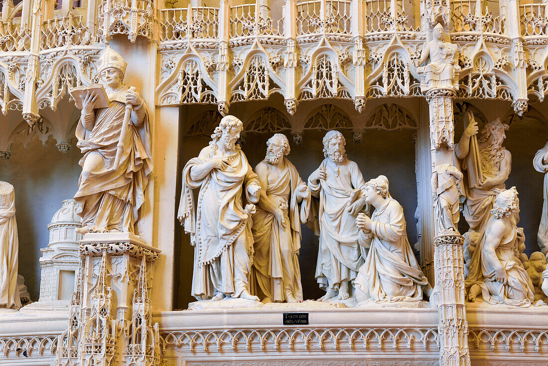 Skulpturenszene 'Die Frau aus Kanaan', Kathedrale Notre Dame, Chartres, Departement Eure et Loir, Region Centre, Frankreich, Europa