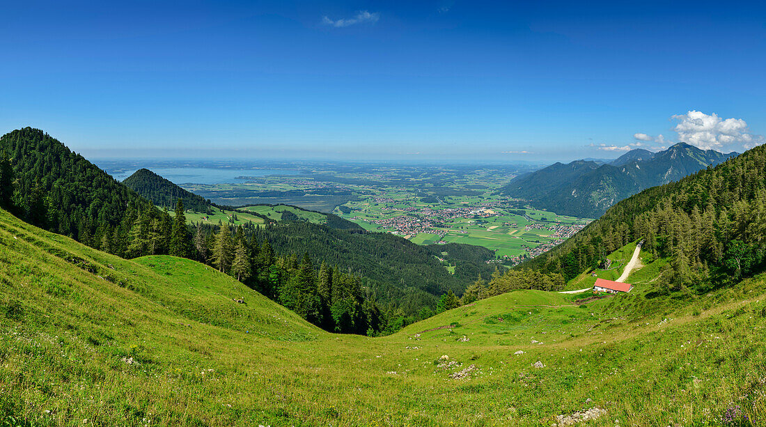  Panorama from the Hochplatte with Alpine foothills and Chiemsee, Hochplatte, Chiemgau Alps, Upper Bavaria, Bavaria, Germany 