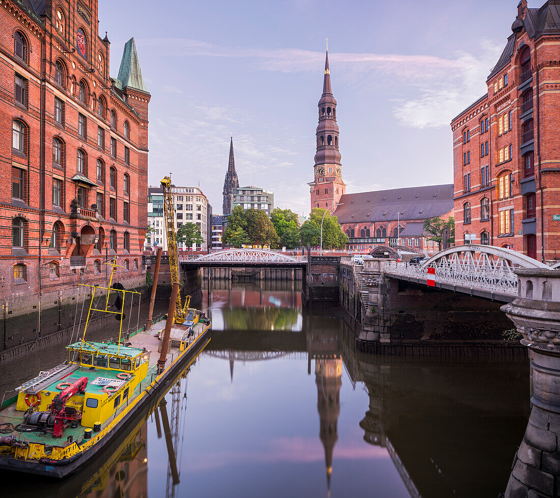  Main Church of St. Katharinen, Kannengießerort, Kleines Fleet, Speicherstadt, Hamburg, Germany 