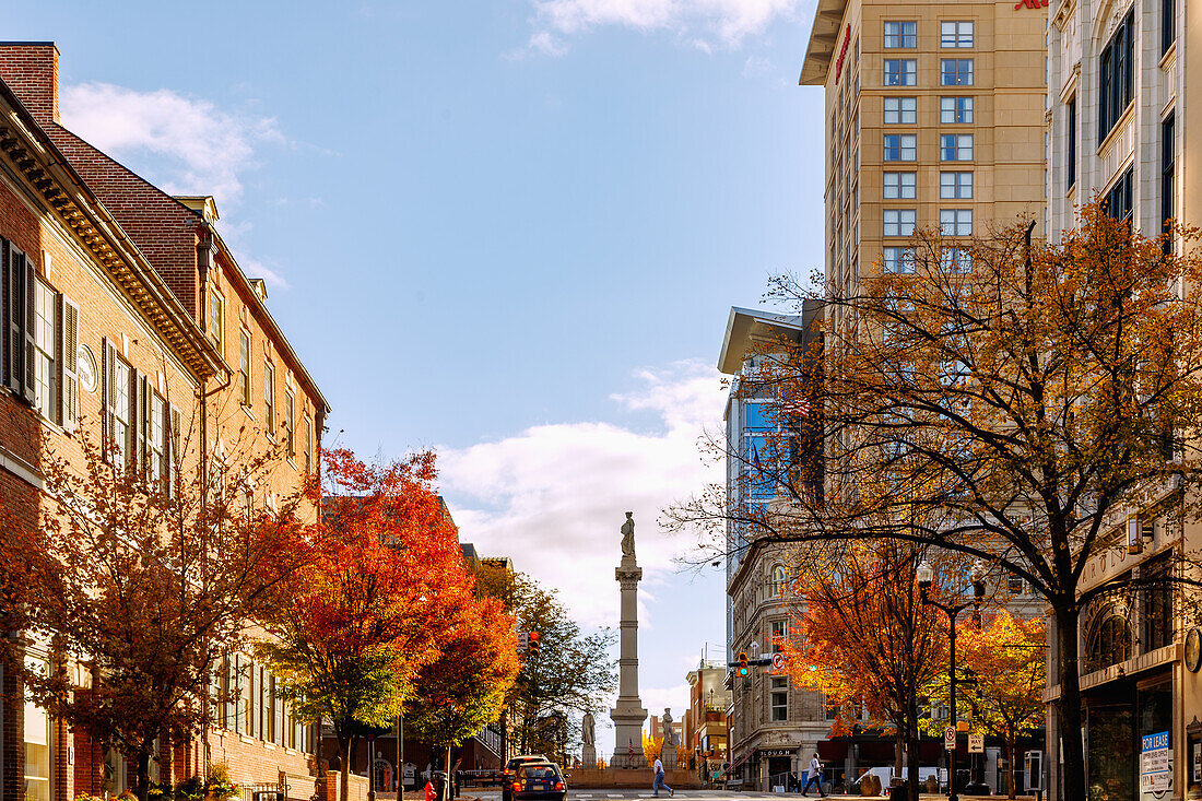  East King Street overlooking Penn Square with Soldiers and Sailors Monument in Historic Downtown in Lancaster in Pennsylvania Dutch Country, Pennsylvania, USA 