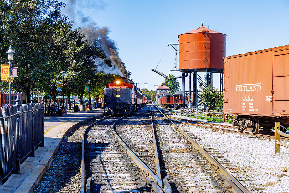  Historic Strasburg Railroad shortly before departure in Strasburg in the Pennsylvania Dutch Country in Pennsylvania, USA 