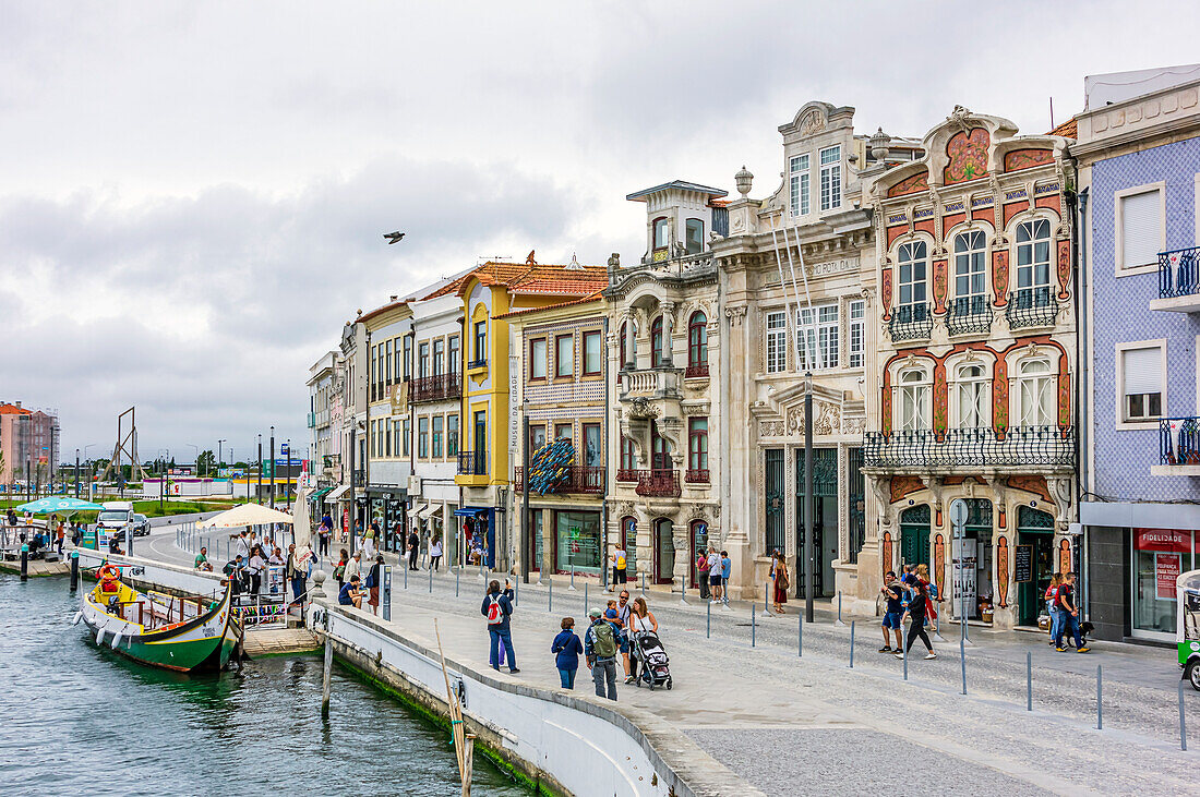  Aveiro is a city on the west coast of Portugal and is located on a lagoon called Ria de Aveiro. The city is characterized by its canals with their colorful boats (Barcos Moliceiros) 