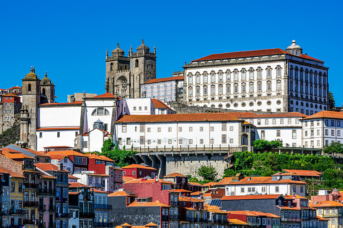  View of Porto here the district Cais da Ribeira, Portugal 