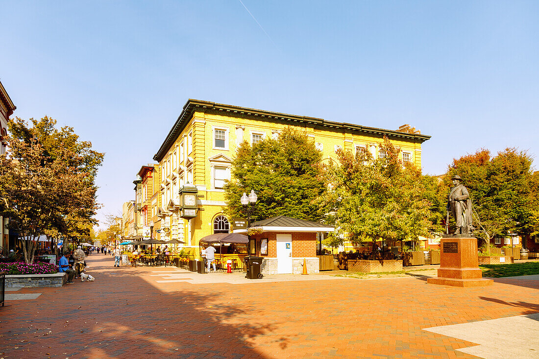 Old Town Mall mit Civil War Denkmal in Winchester, Frederick County, Virginia, USA