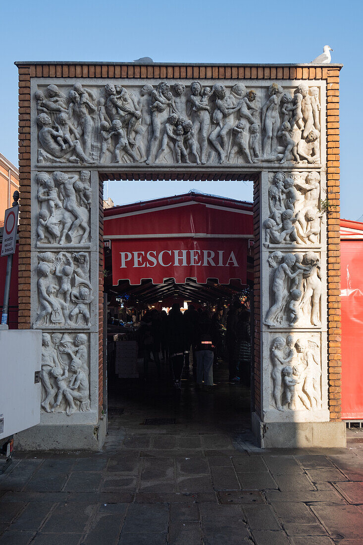  View of the ancient gate to the fish market in Chioggia, Chioggia, Veneto, Venetia, Italy, Europe 