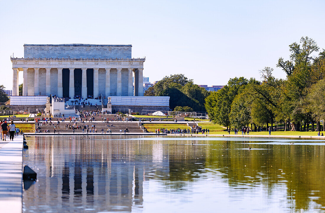  Lincoln Memorial and Reflecting Pool at the National Mall and Memorial Parks in Washington DC, District of Columbia, USA 