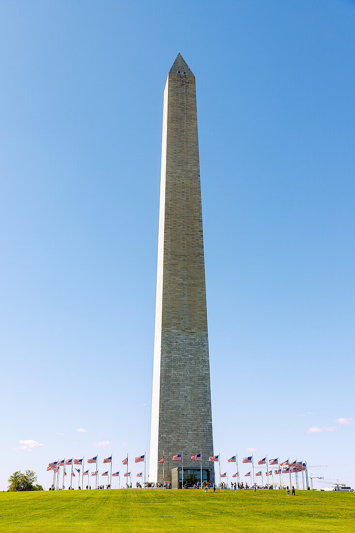  The Washington Monument at the National Mall and Memorial Parks in Washington DC, District of Columbia, USA 