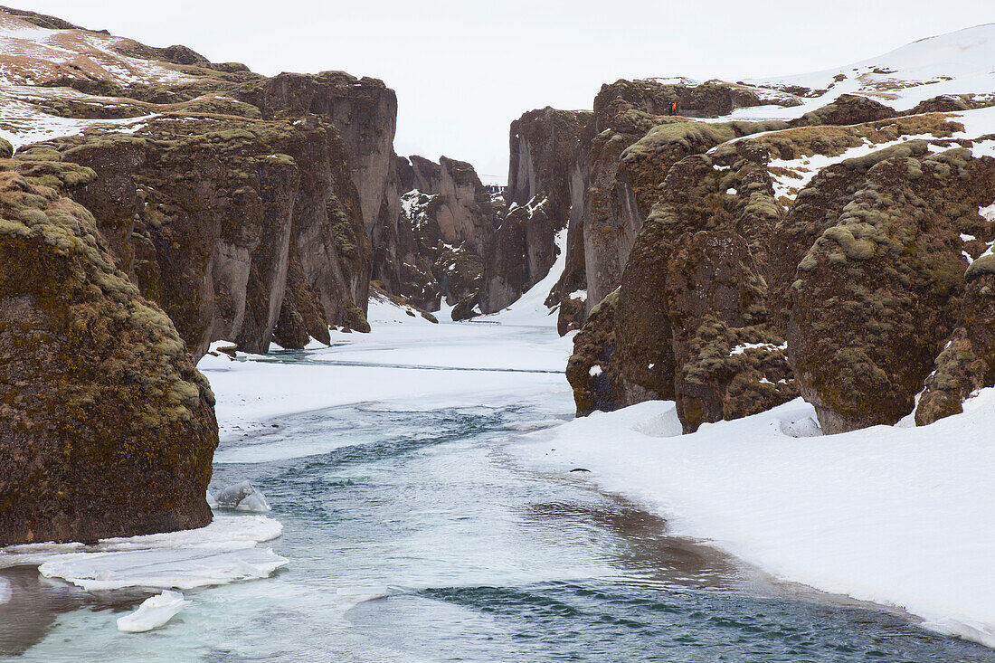 Schlucht Fjadrargljufur, Winter, Island