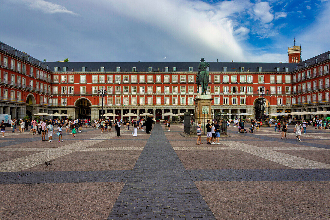 Straßencafes und Gebäude am Plaza Mayor, Madrid, Spanien, Europa