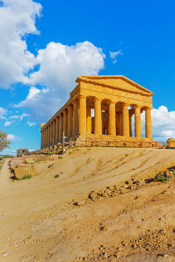 Temple of Concordia, Valley of Temples, Agrigento, Sicily, Italy